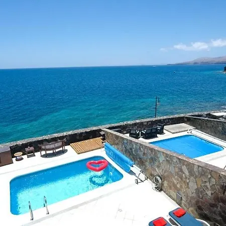 In Sleeps 6 With Pool Air Con And Wifi Villa