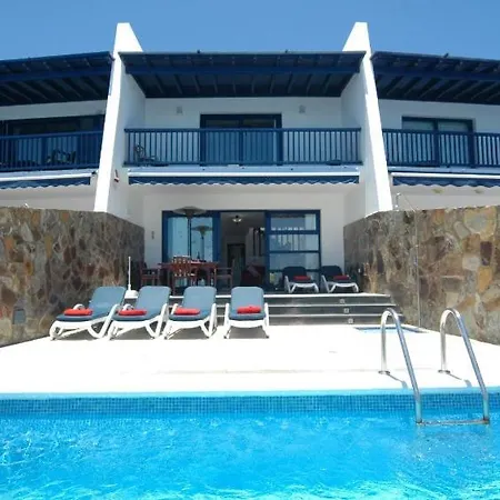 In Sleeps 6 With Pool Air Con And Wifi