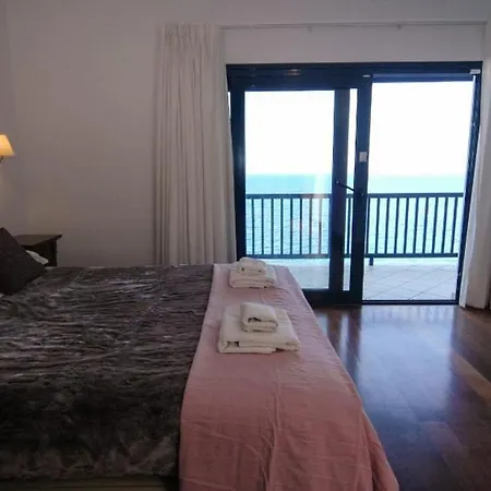 In Sleeps 6 With Pool Air Con And Wifi
